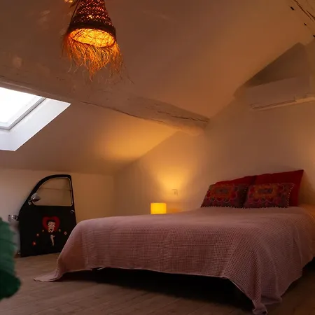 펜션 Maison De Charme Et Vue Imprenable A 180 Degres Sur Les Vignes Et Pyrenees *