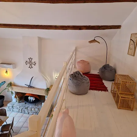 펜션 Maison De Charme Et Vue Imprenable A 180 Degres Sur Les Vignes Et Pyrenees *
